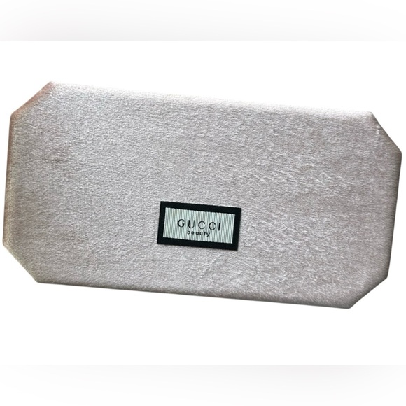 NEW Gucci Beauty VIP Pink Velvet Beauty Hatd Sided Jewelry Case - Picture 4 of 7